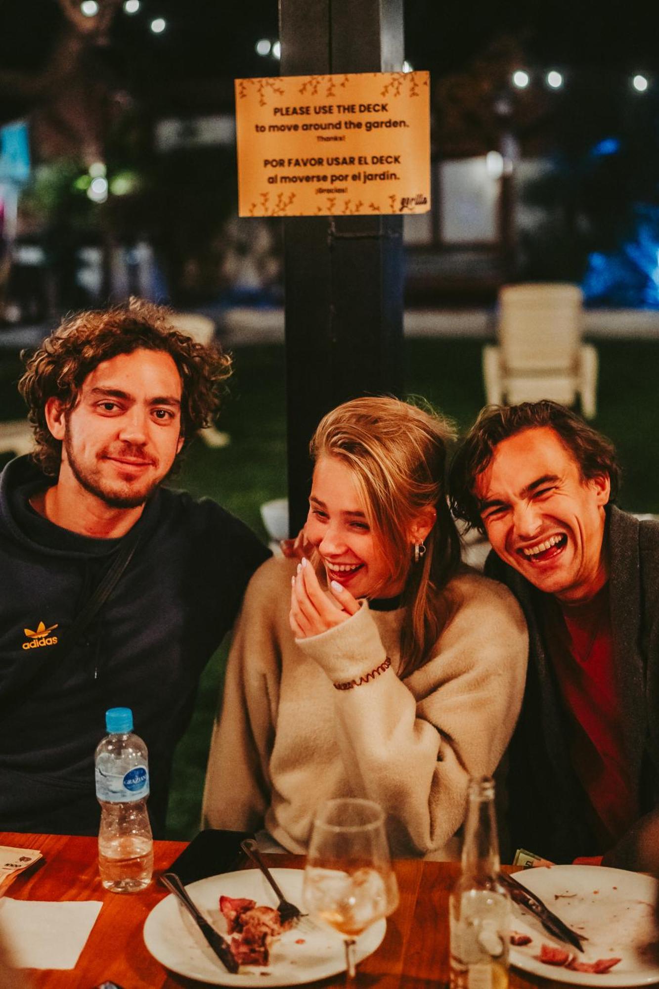 Gorilla Hostel Мендоса Екстериор снимка