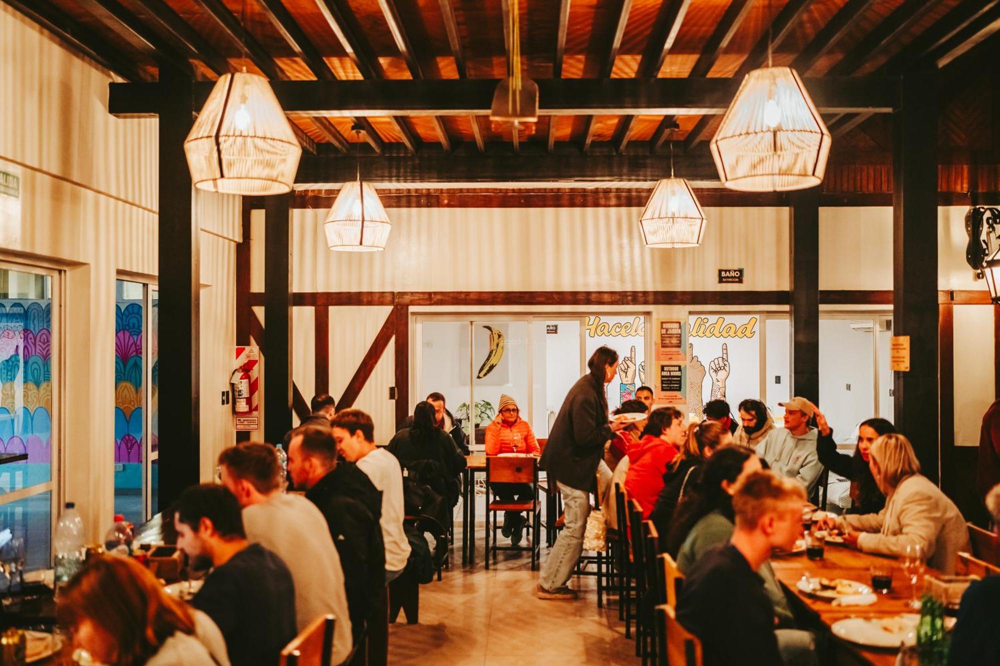 Gorilla Hostel Мендоса Екстериор снимка