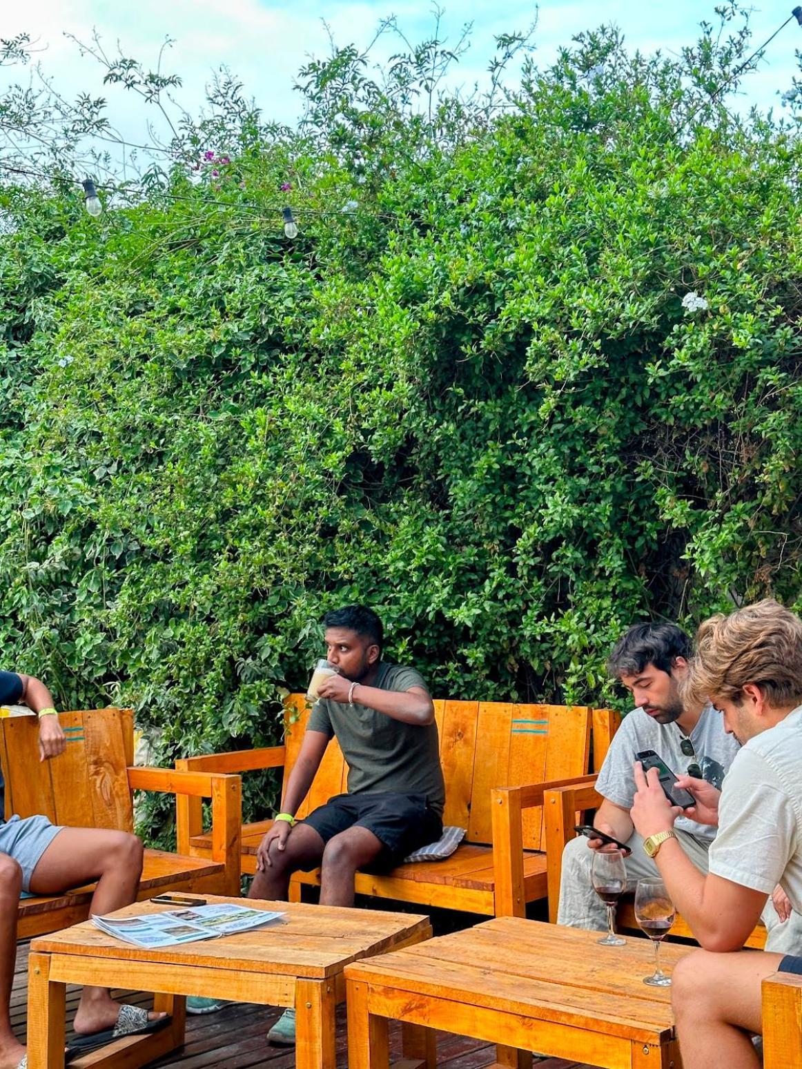 Gorilla Hostel Мендоса Екстериор снимка