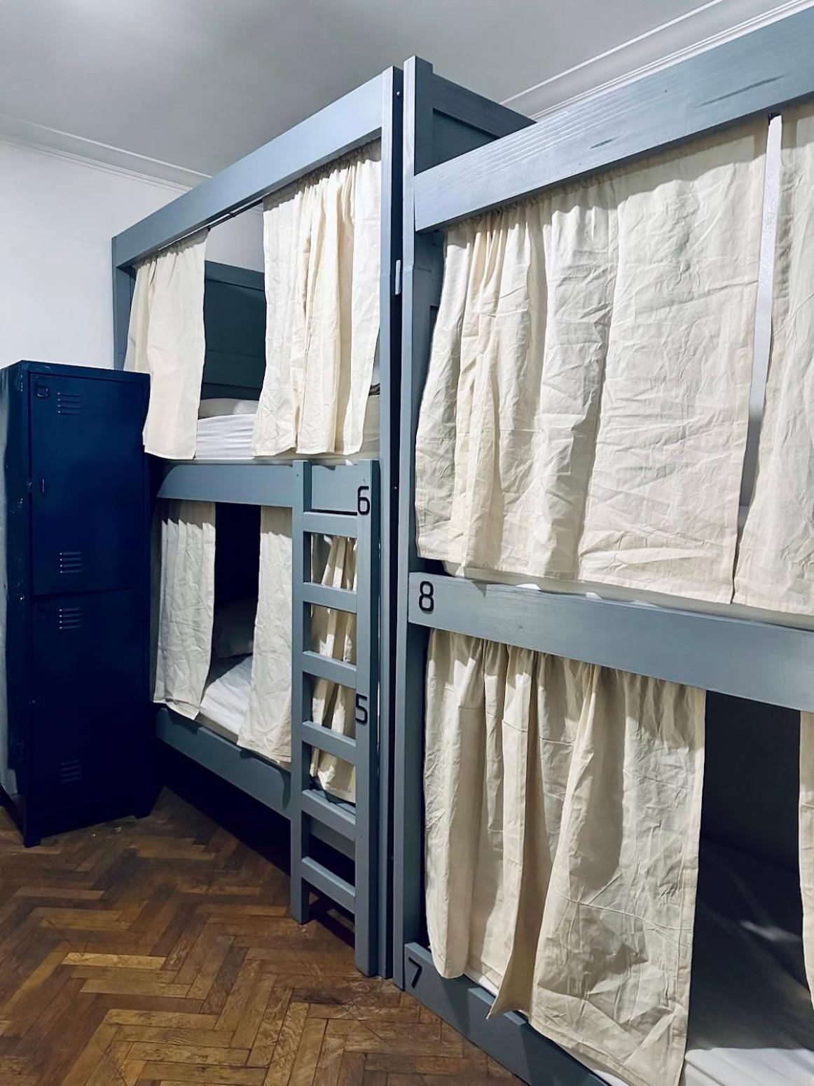 Gorilla Hostel Мендоса Екстериор снимка