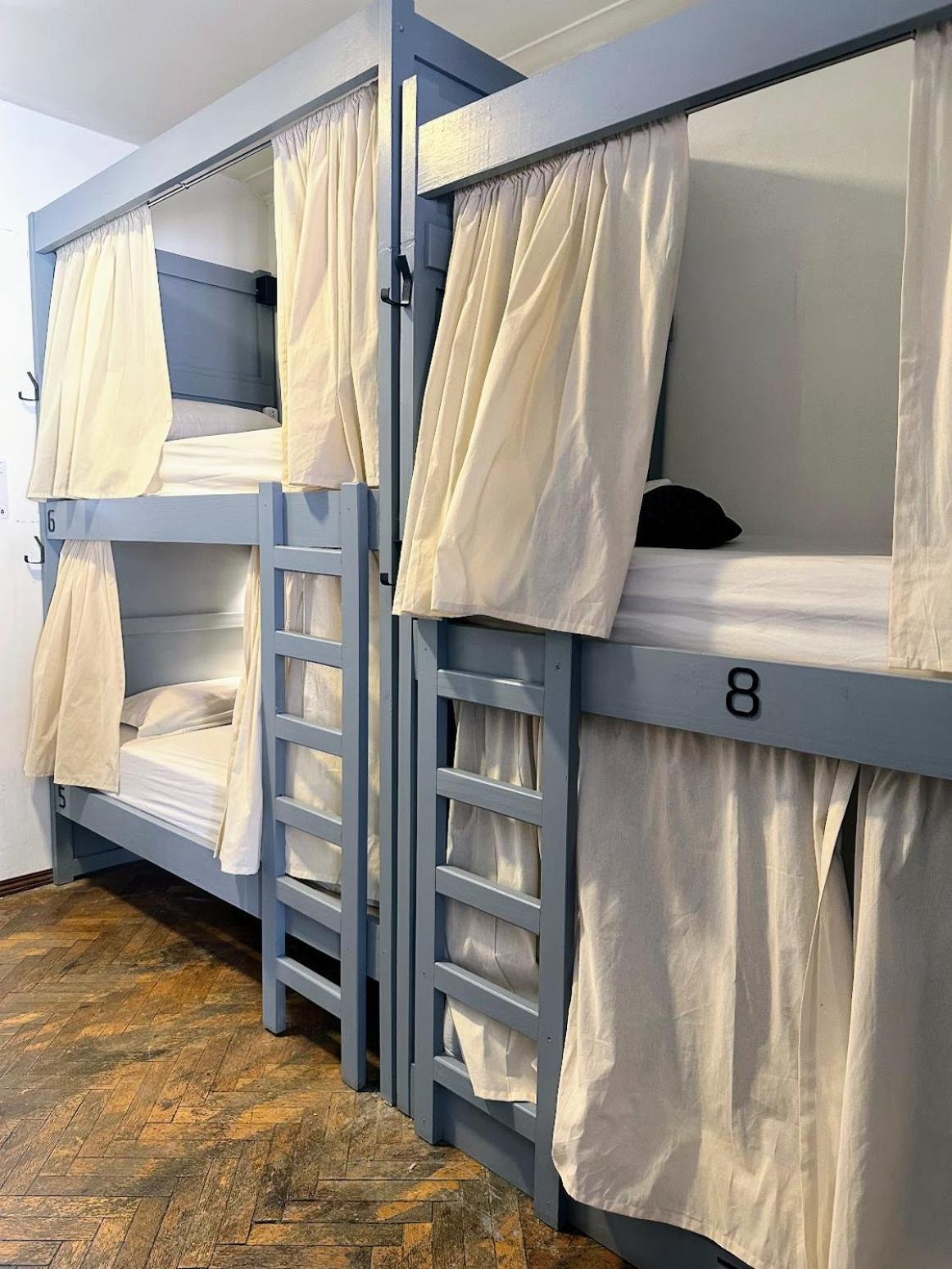 Gorilla Hostel Мендоса Екстериор снимка