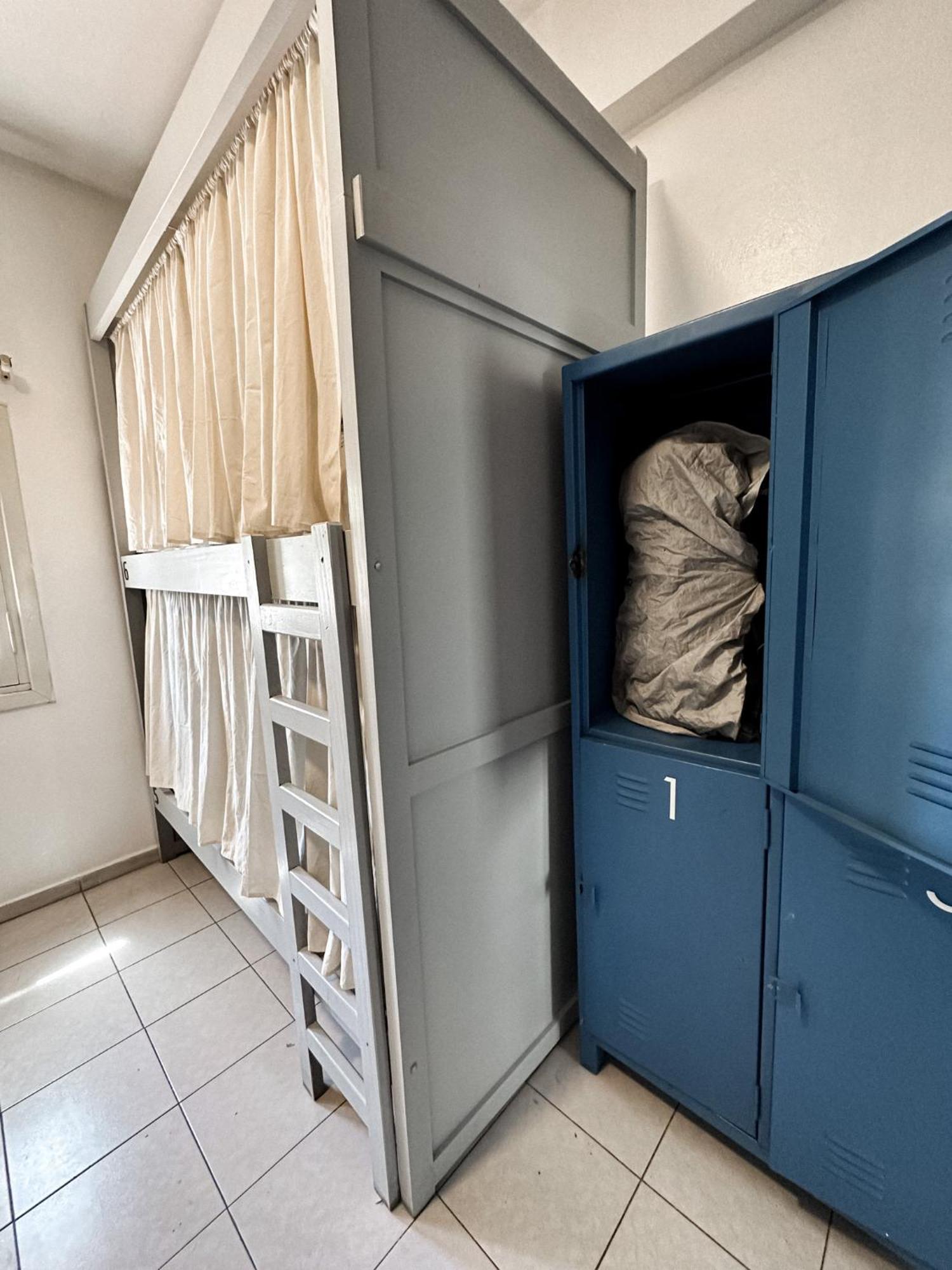Gorilla Hostel Мендоса Екстериор снимка