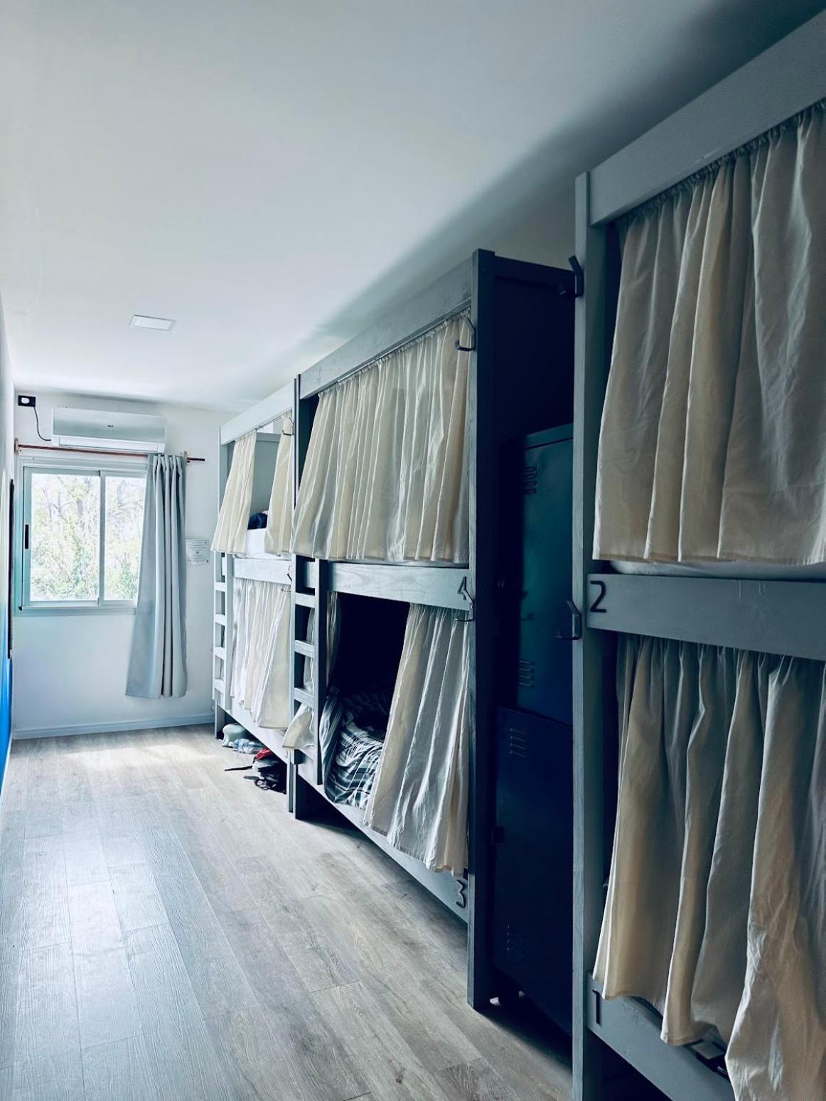 Gorilla Hostel Мендоса Стая снимка