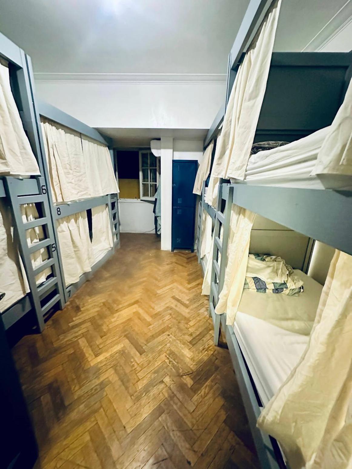 Gorilla Hostel Мендоса Екстериор снимка
