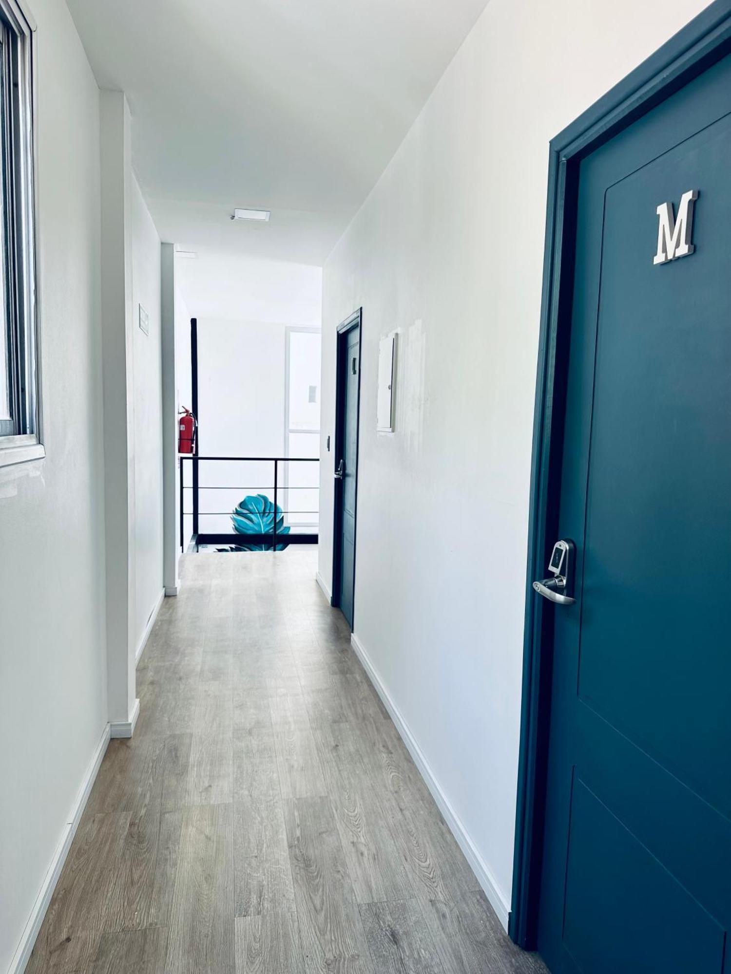 Gorilla Hostel Мендоса Стая снимка