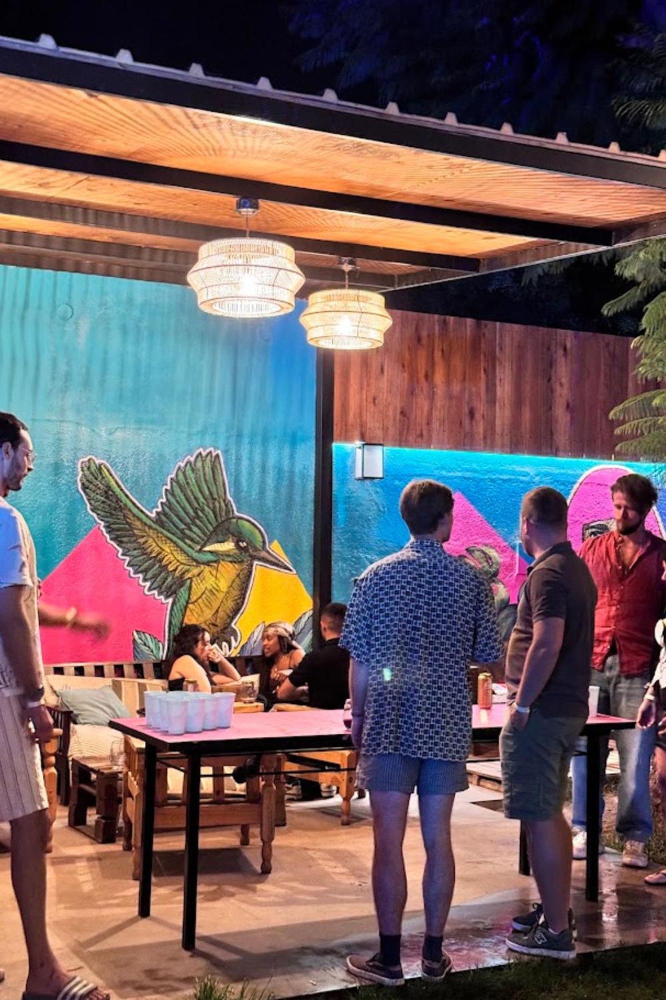 Gorilla Hostel Мендоса Екстериор снимка