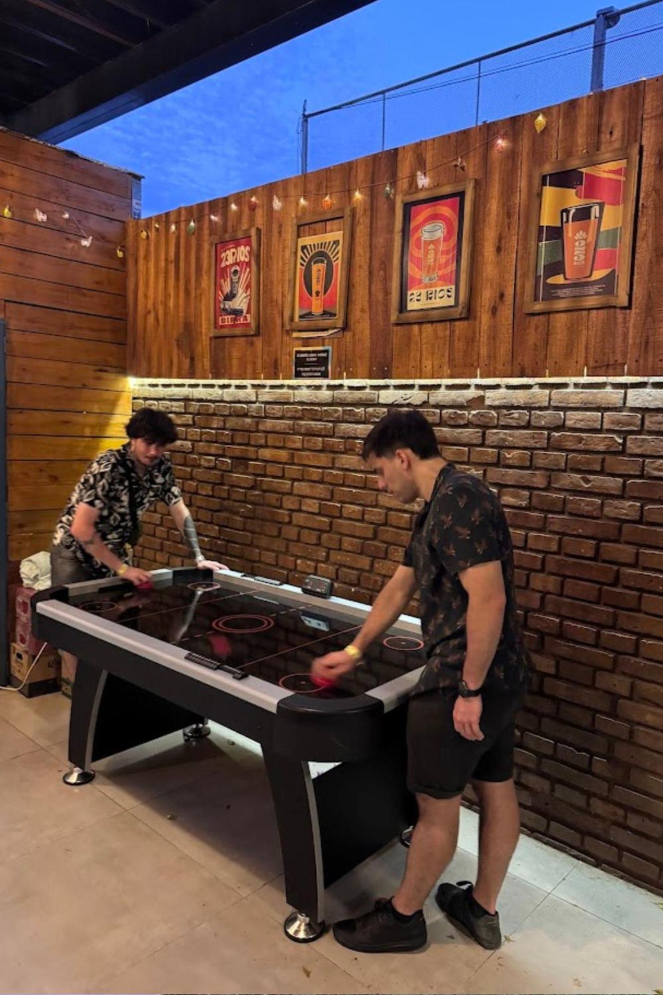 Gorilla Hostel Мендоса Екстериор снимка
